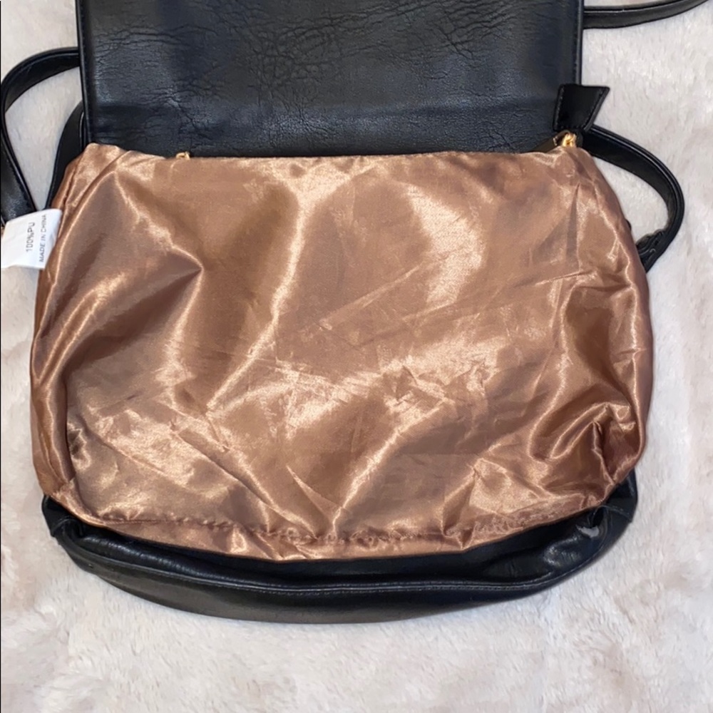 Black Crossbody Leather Purse - Picture 5 of 7